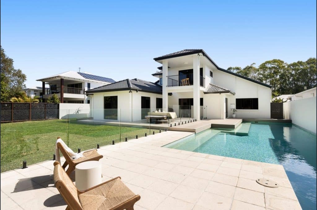 Frameless Pool Fencing Newcastle